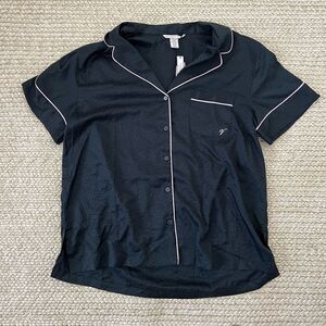 Nwt Victoria’s Secret black short sleeve pajama shirt size small